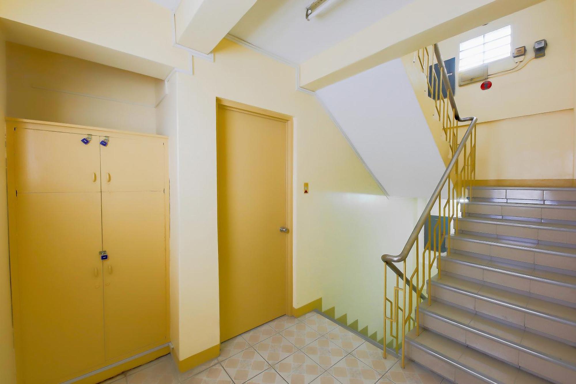 Oyo 840 Orangenest Apartelle Манила Екстериор снимка