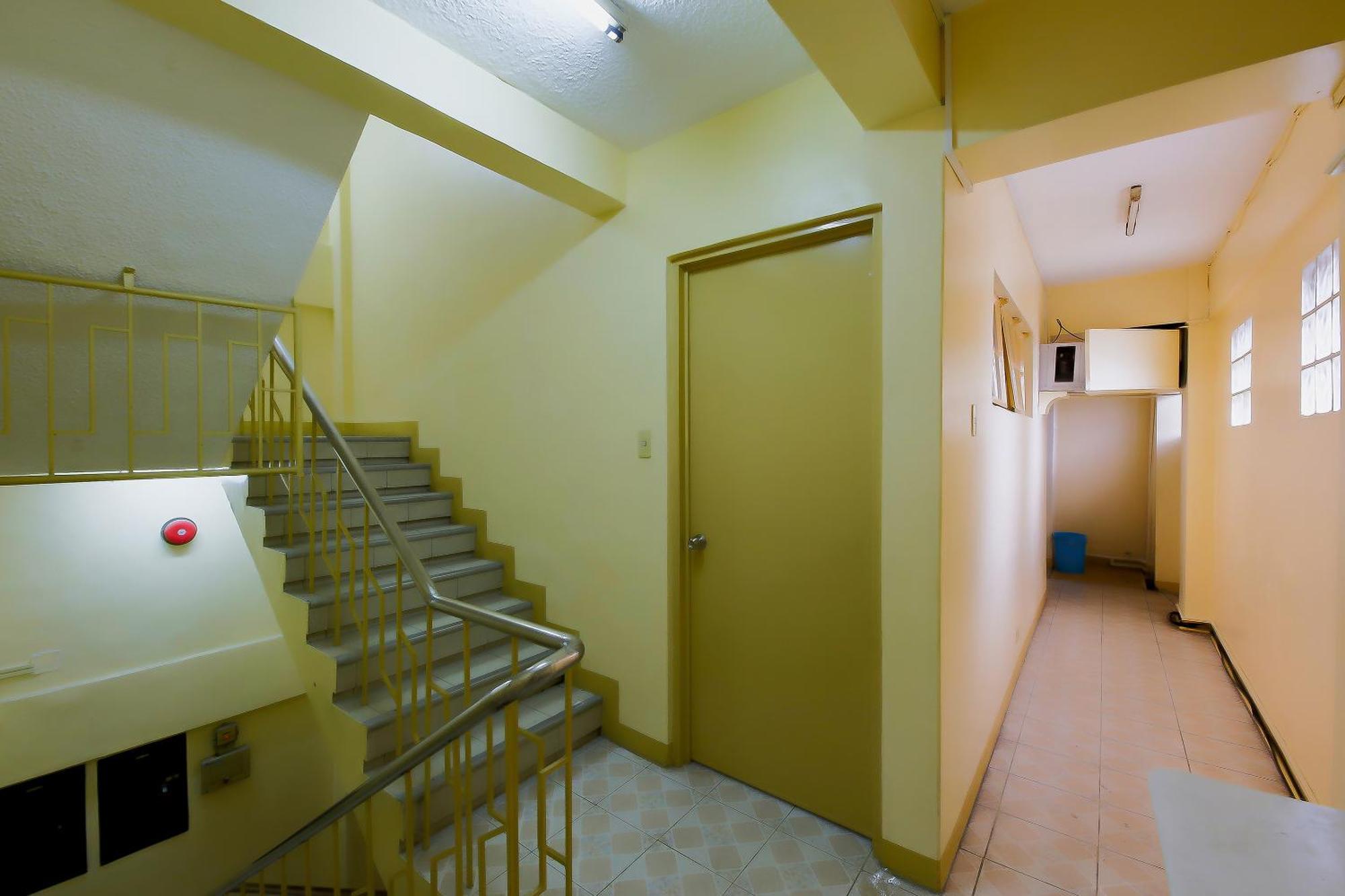 Oyo 840 Orangenest Apartelle Манила Екстериор снимка
