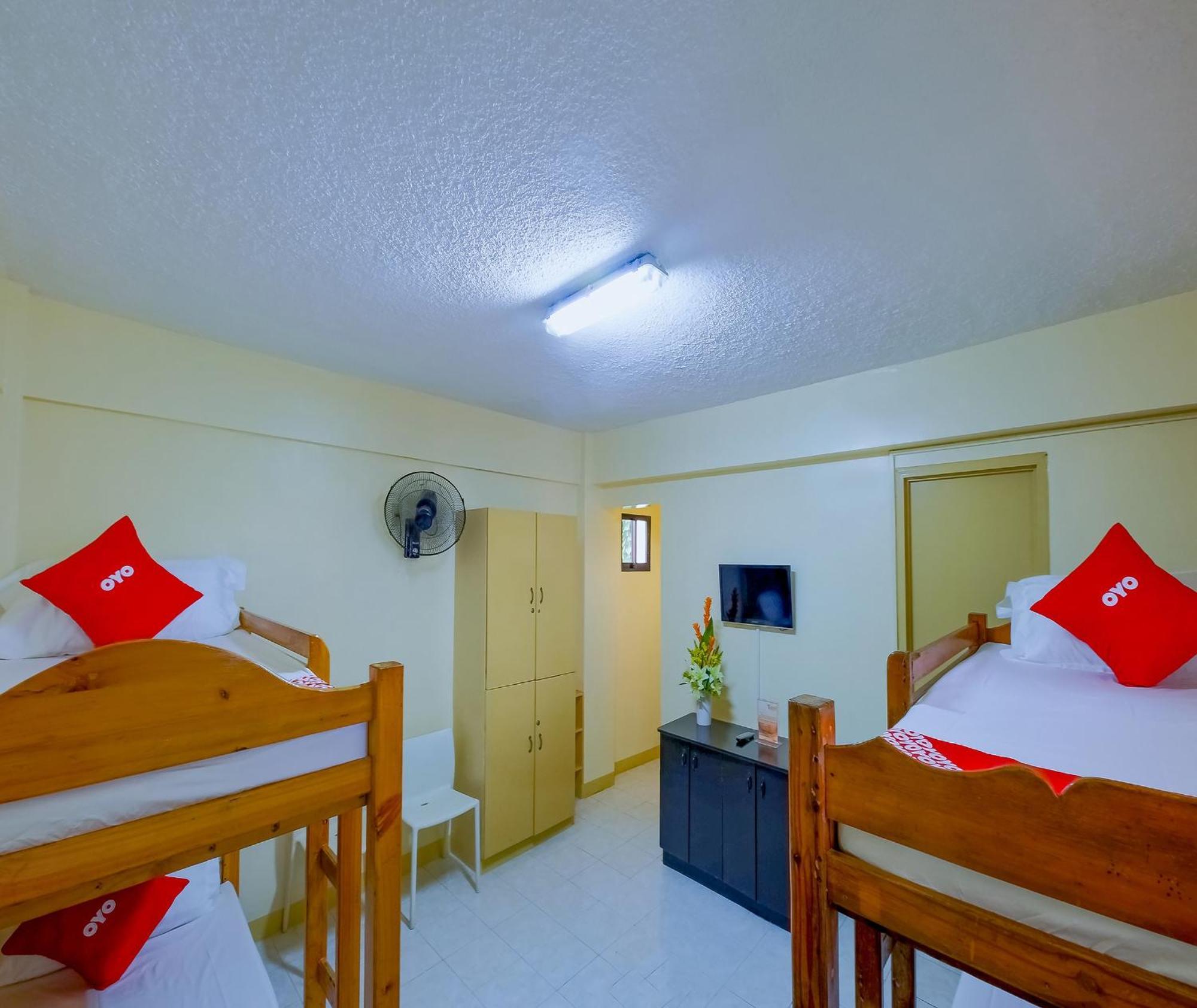 Oyo 840 Orangenest Apartelle Манила Екстериор снимка