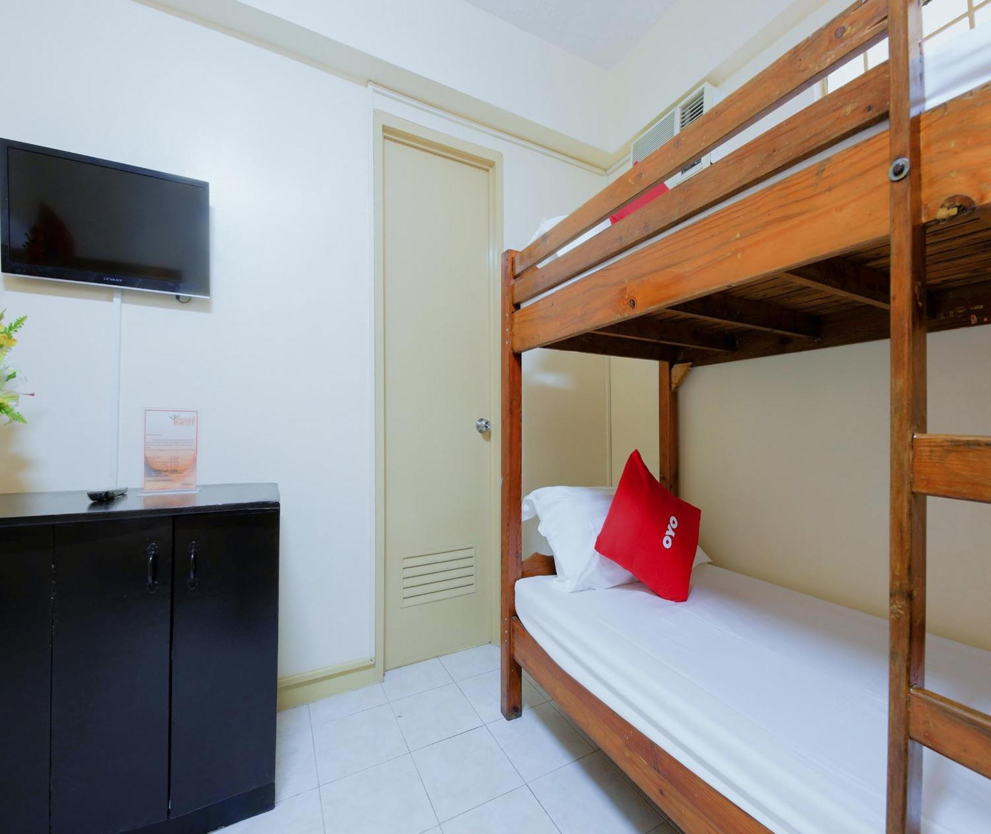 Oyo 840 Orangenest Apartelle Манила Екстериор снимка